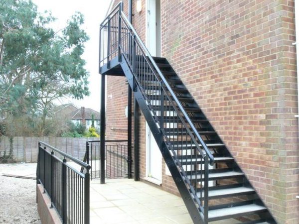 Металлическая наружная лестница, ЛС-116